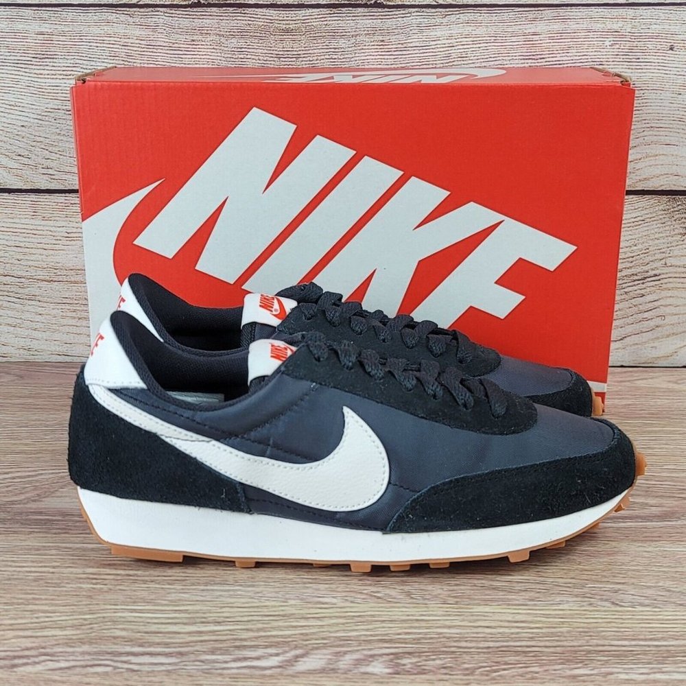 NEW Nike DayBreak Women's 6.5-9 Black White Gum Waffle Athletic Sneakers Shoes - Picture 2 of 13